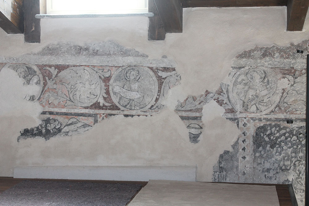 Restauro affreschi meievali a Rivoli, via Botteri